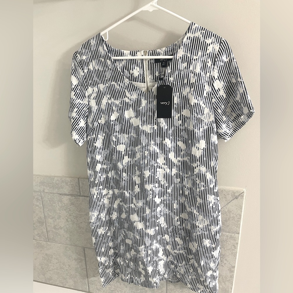 Very J Brand | mini dress | V neck | blue colors | Size Medium | NWT